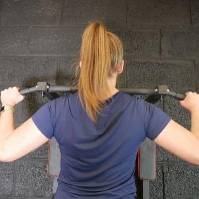 wall mounted pull up bar